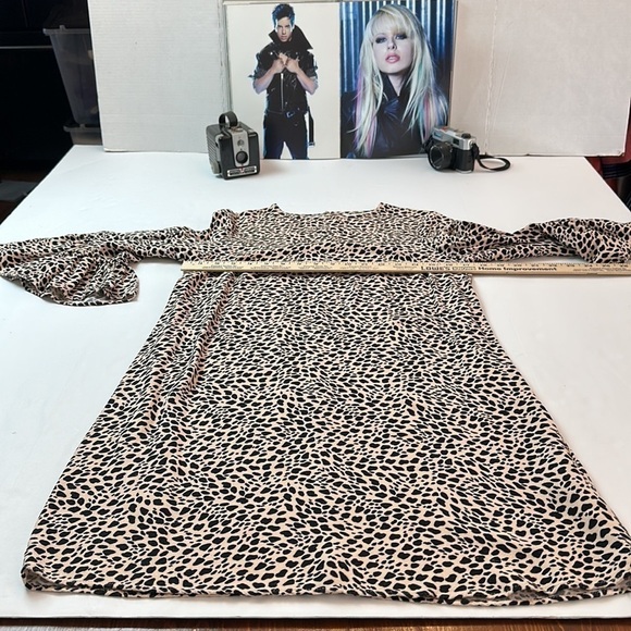 H&M Animal print shift dress with flared sleeves - Picture 4 of 8